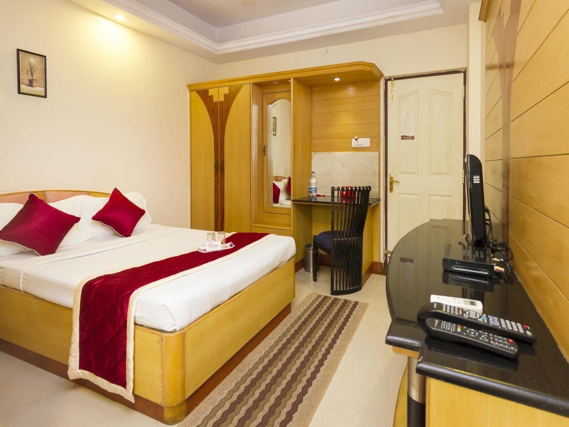 Oyo 331 Hotel Skanda Shelters Bangalore Exterior foto
